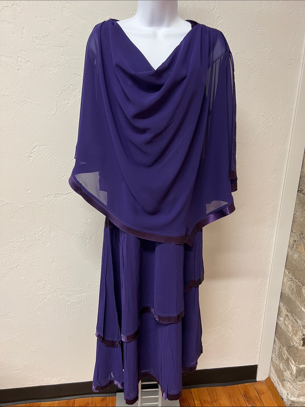 Komarov Purple Charmeuse Chiffon Tiered Capelet Midi Dress Cowl Neck Size Large